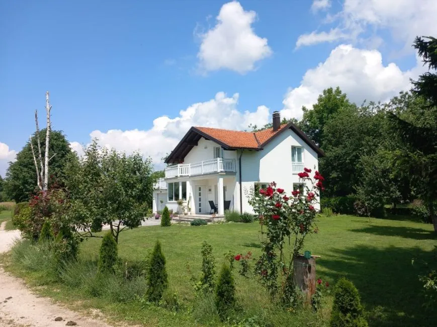 Casă De vânzare - 72250 Vitez BA Image 1