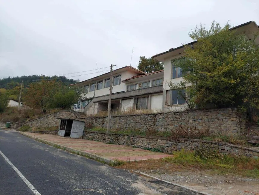 Proprietate comercială De vânzare - 4950 с.Загражден BG Image 1