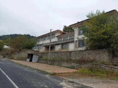 Proprietate comercială De vânzare 4950 с.Загражден BG